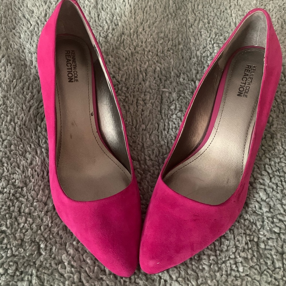Kenneth Cole Reaction Fuchsia kitten heels